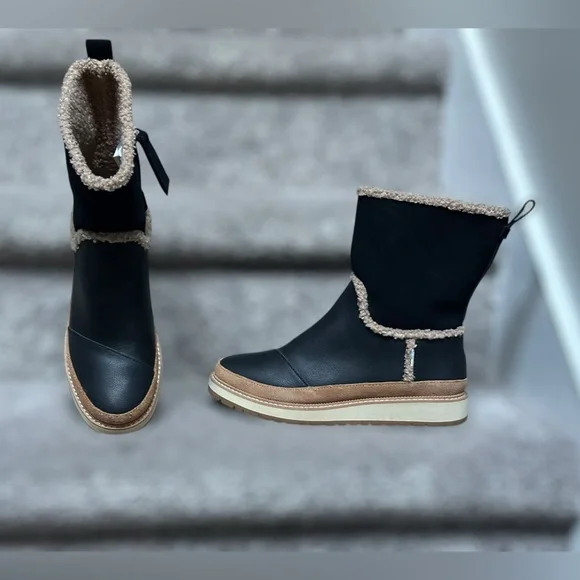 TOMS Makenna Black Leather Mid-Cath Shearling Boots Women’s 6 Style #10014172 - Picture 3 of 16